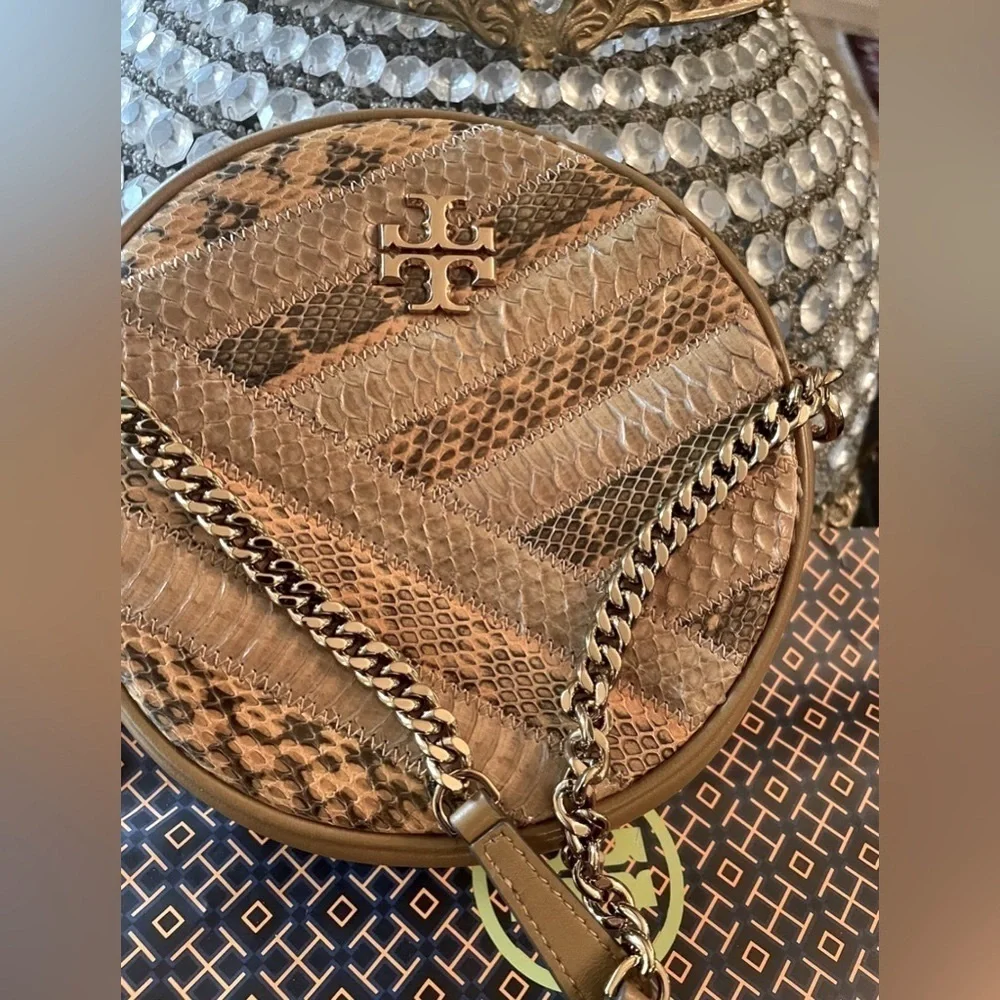 EUC Tory Burch Authentic Crossbody Bag At Awesome Prices To Buy Now & Save